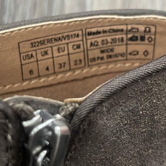 Vionic Serena Suede Ankle Boots in Gray Size 6 - Picture 12 of 13